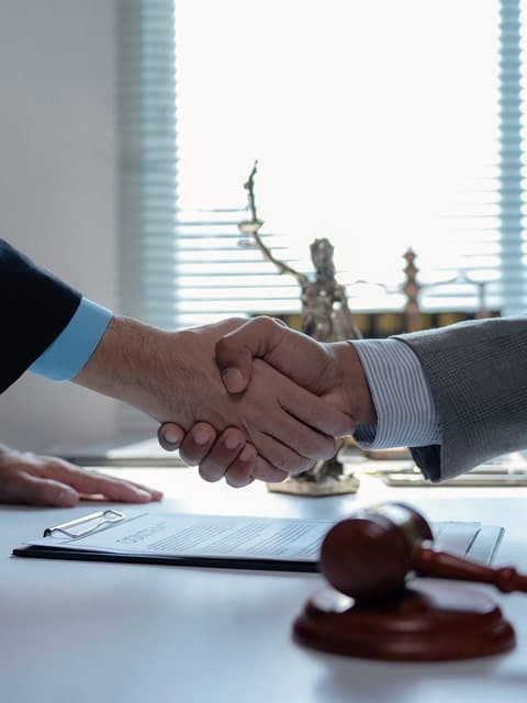 Contactar con Moledo Abogados en Noia y Ribeira