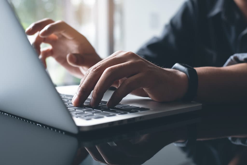 Evite desplazamientos, conozca el servicio de abogado online